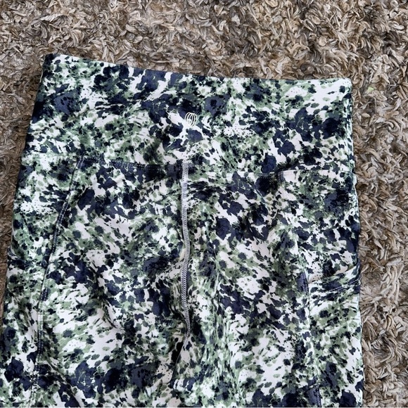 The Balance Collection Women’s sz Small Green/Blue/White Activewear Capris 21" - Picture 5 of 7